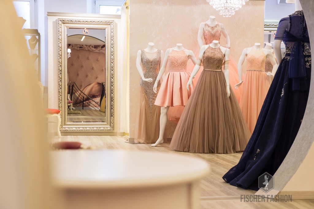 Fischer Fashion Ausstellung - Elegante Damenmode